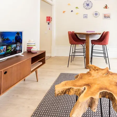 Guest H4u - Flores Lello Center Apartment Porto