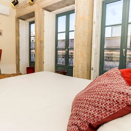 Guest H4u - Flores Lello Center Апартаменты