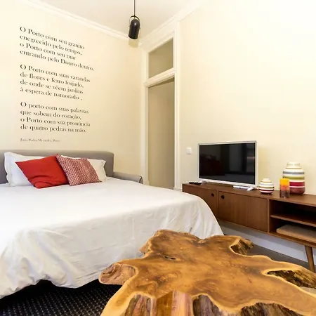 Guest H4u - Flores Lello Center Апартаменты *